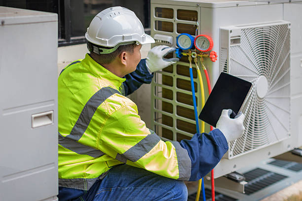Professional Hvac technician working in Genoa, AR